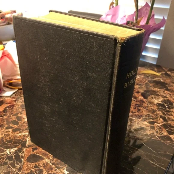 Holy Bible - Picture 2 of 16